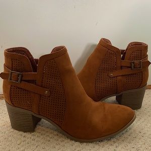 Brown Booties!! Barely ever used!! Size 8